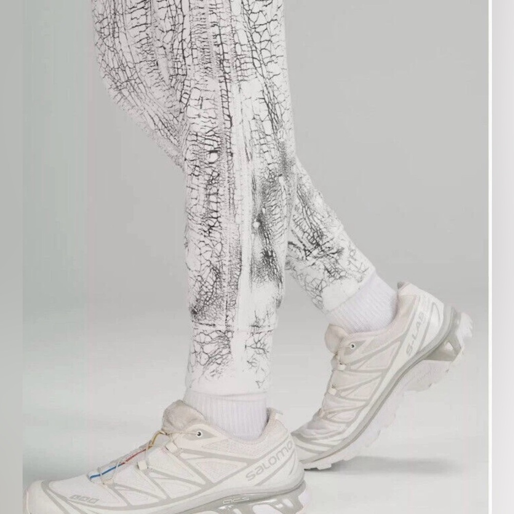 LULULEMON Warm Down Jogger Thread Dye - Picture 2 of 6